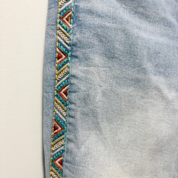 Driftwood Audrey High Rise Embroidered Side Trim Jeans Size 28 Straight Leg - Picture 9 of 16
